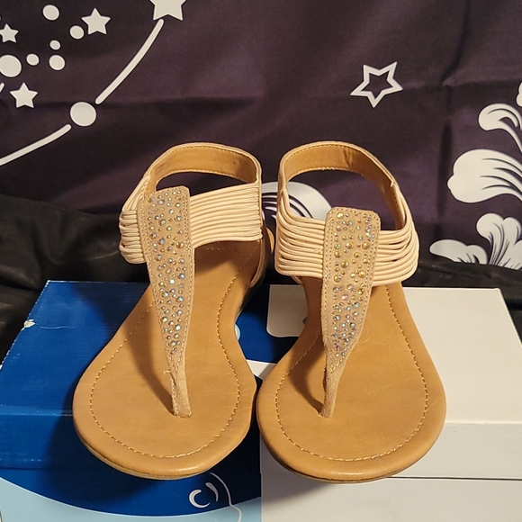 Tan Sandals With Rhinestones NIB - Picture 2 of 5